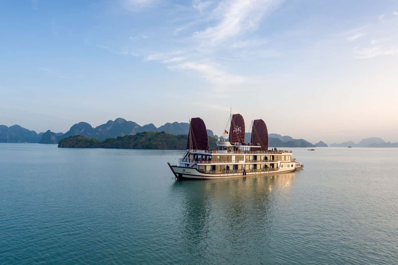 orchid trendy pelican cruise ha long bay 