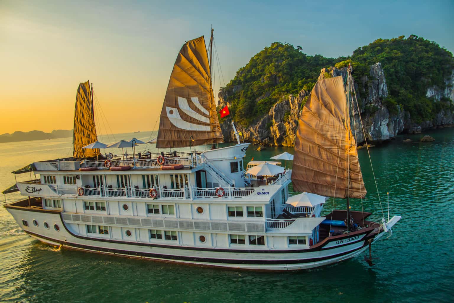 bhaya classic bhaya au co cruise ha long bay