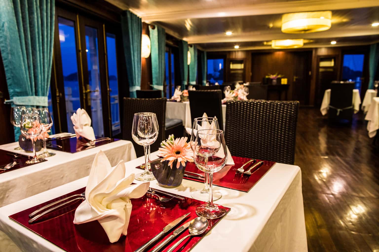 bhaya classic bhaya au co cruise ha long bay