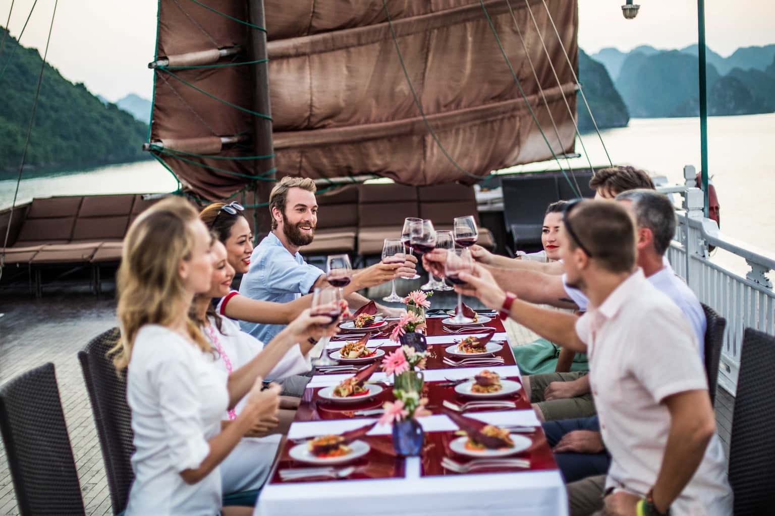 bhaya classic premium bhaya au co cruise ha long bay