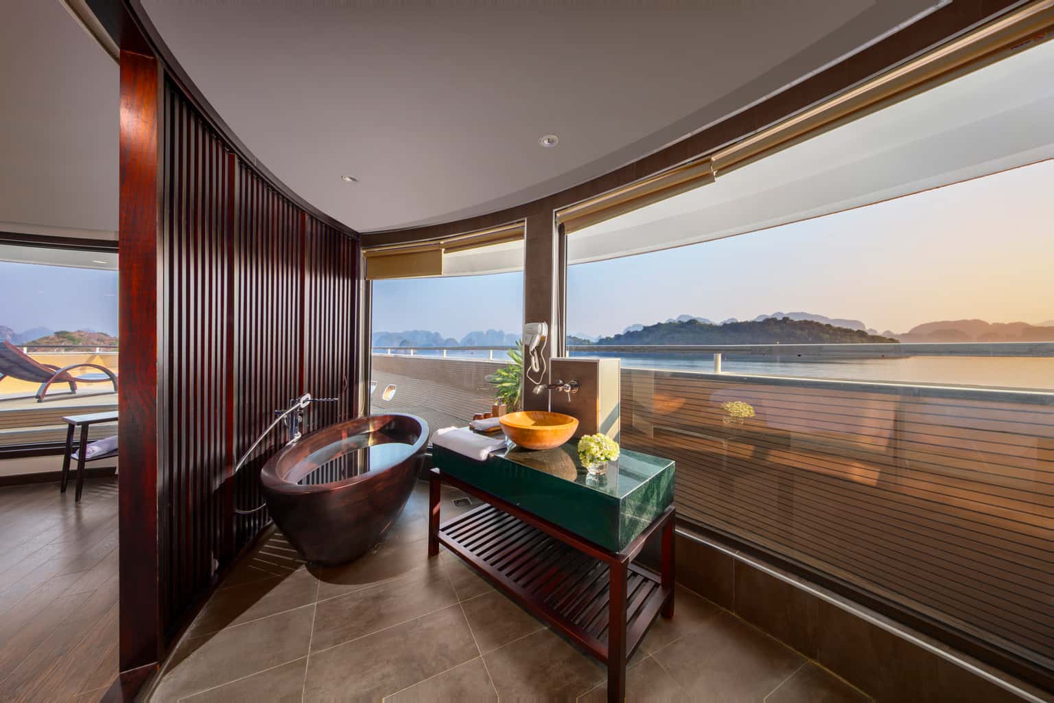 scarlet-pearl-cruise-ha-long-bay 