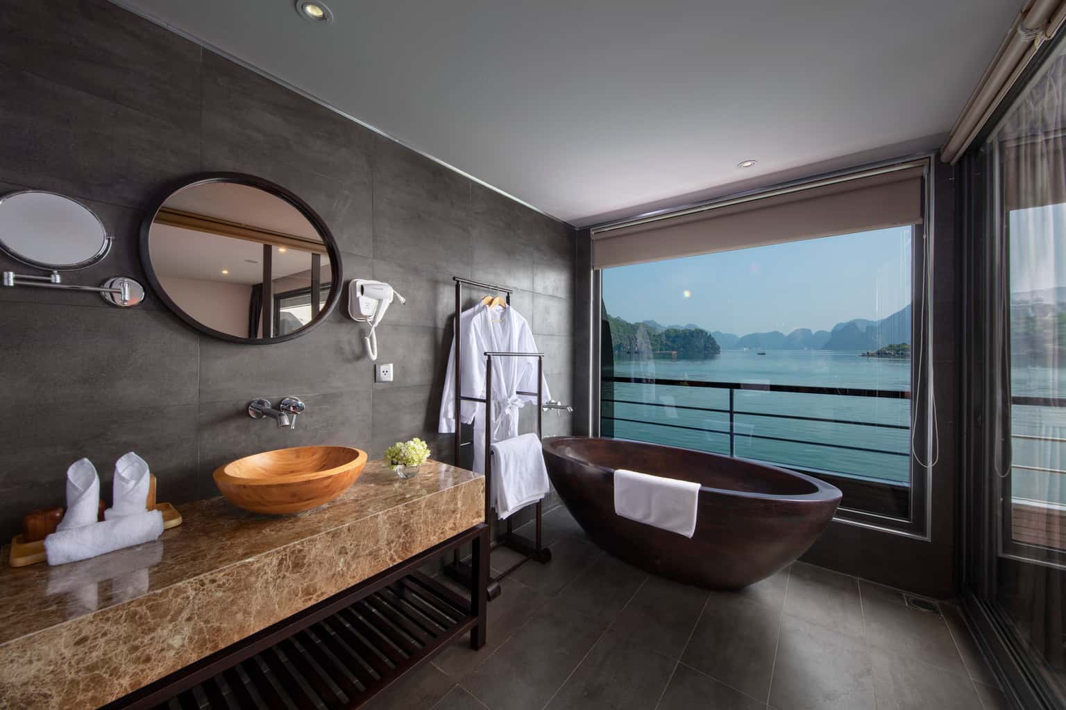 scarlet-pearl-cruise-ha-long-bay 