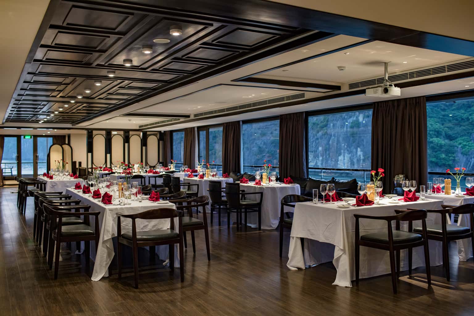 scarlet-pearl-cruise-ha-long-bay 