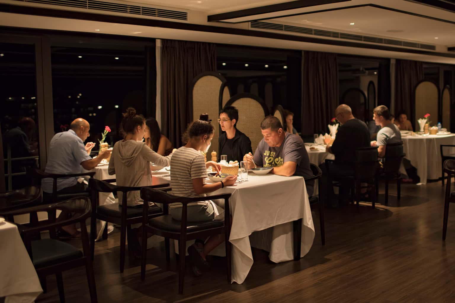 scarlet-pearl-cruise-ha-long-bay 