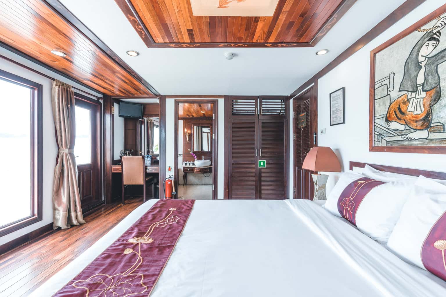 indochina-sail-halong-indochina-sail-cruise-ha-long-bay 