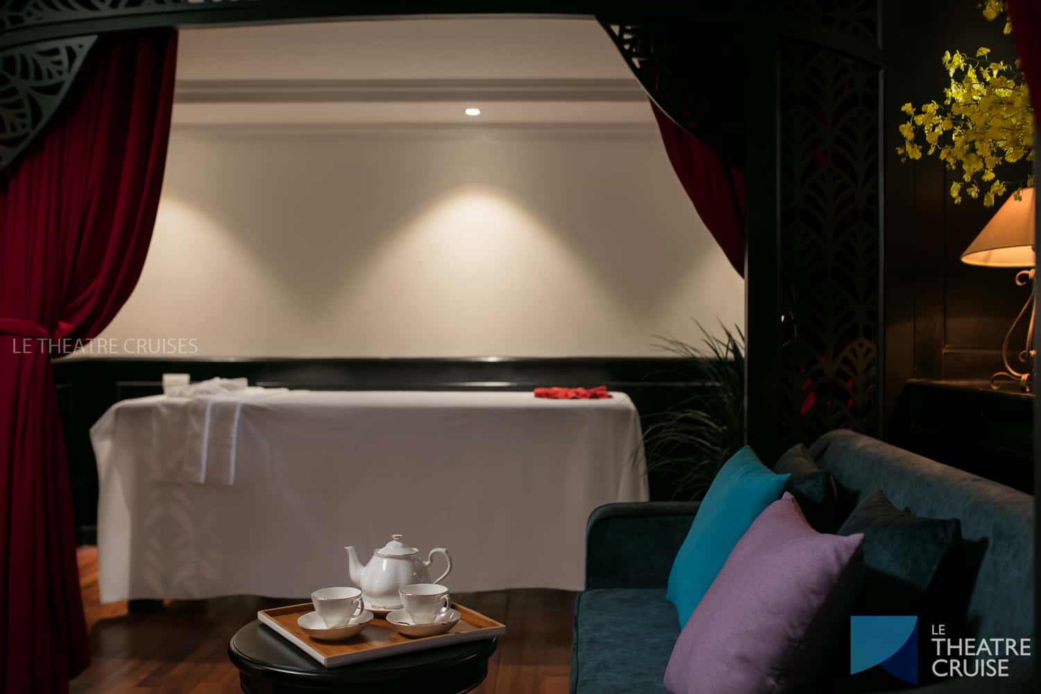 justfly le theatre cruise ha long