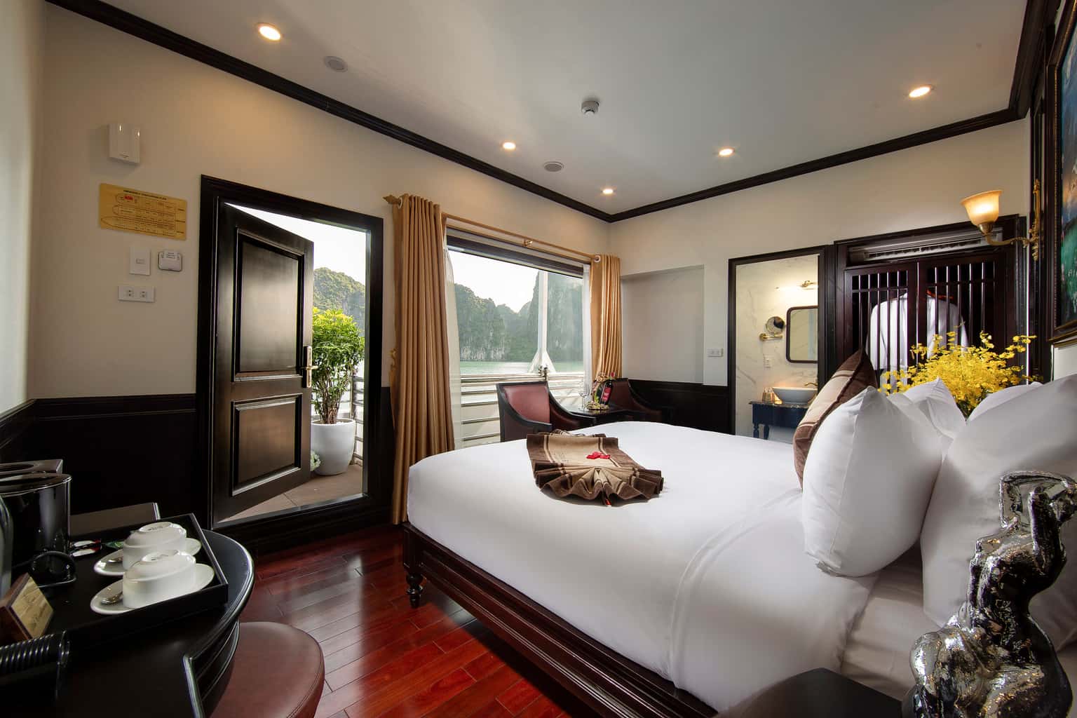 athena royal cruise ha long bay
