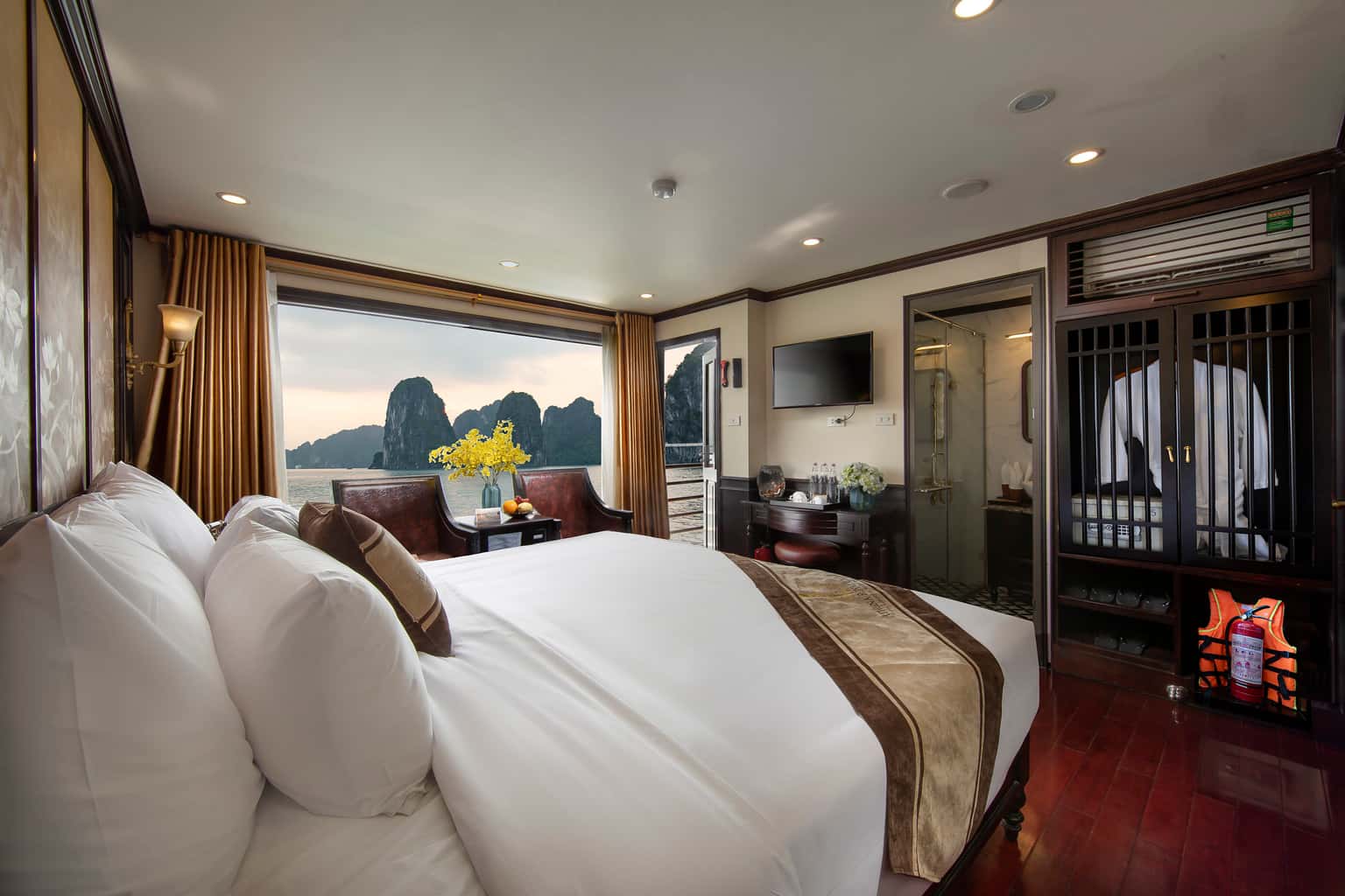 athena royal cruise ha long bay