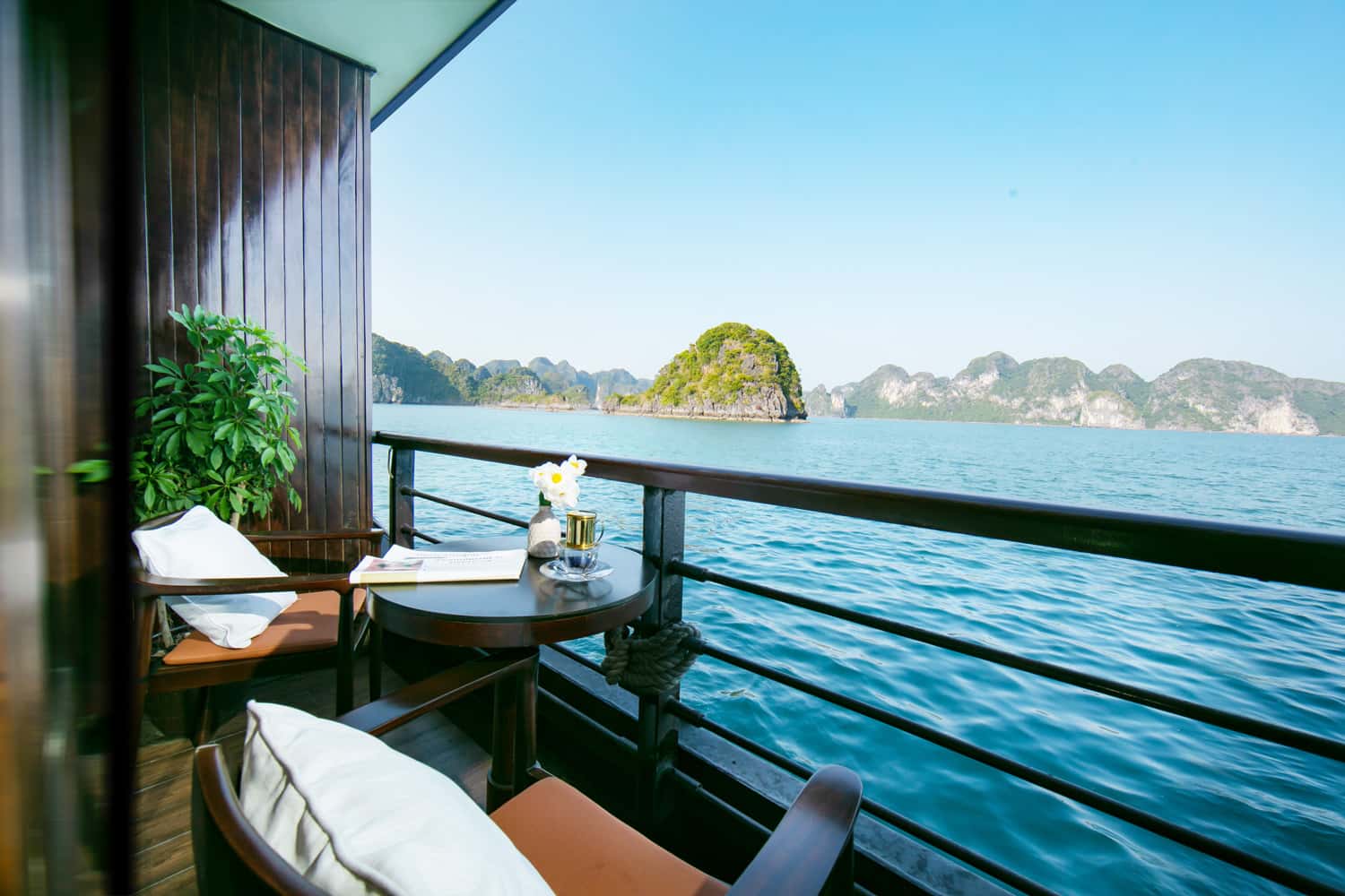 premium deluxe peony cruise ha long bay