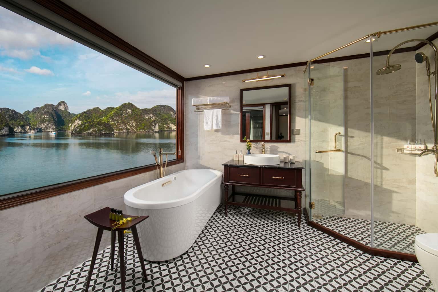 regal suites heritage cruise ha long bay