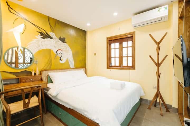 yellow room crane house hoan kiem ha noi 