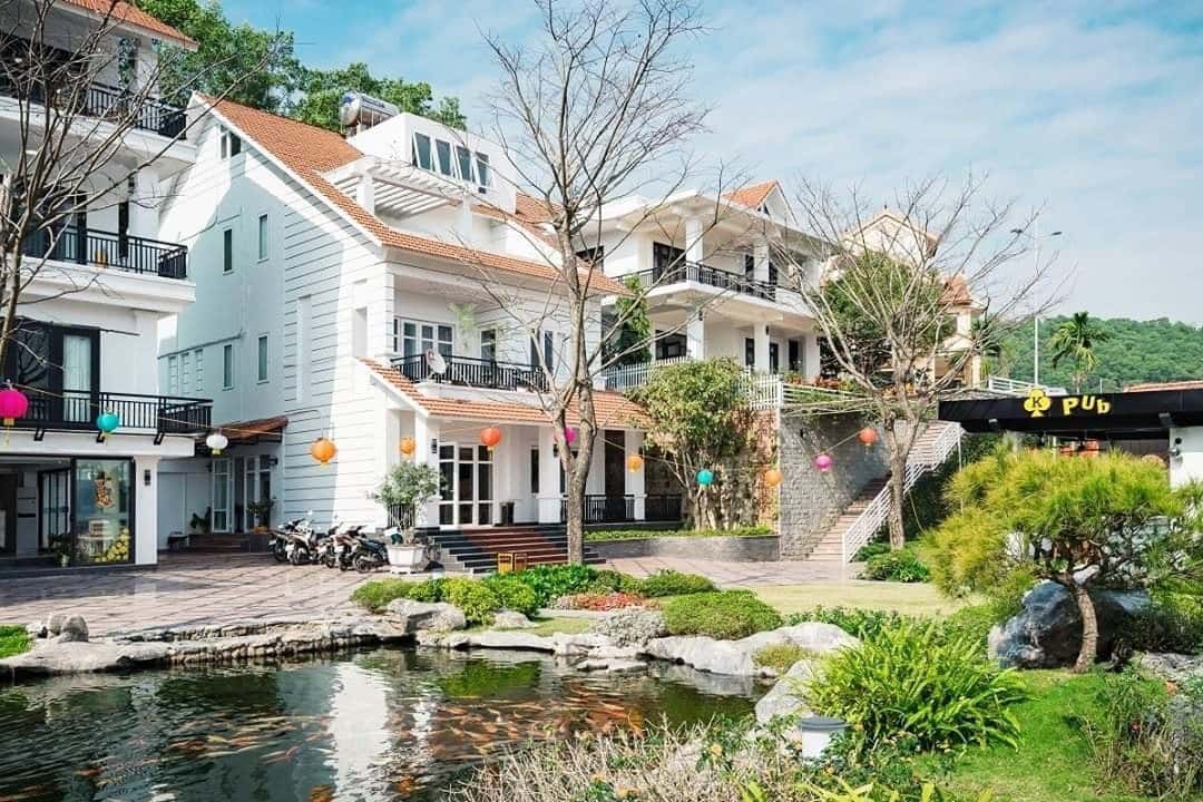 autumn villa orestay ha long