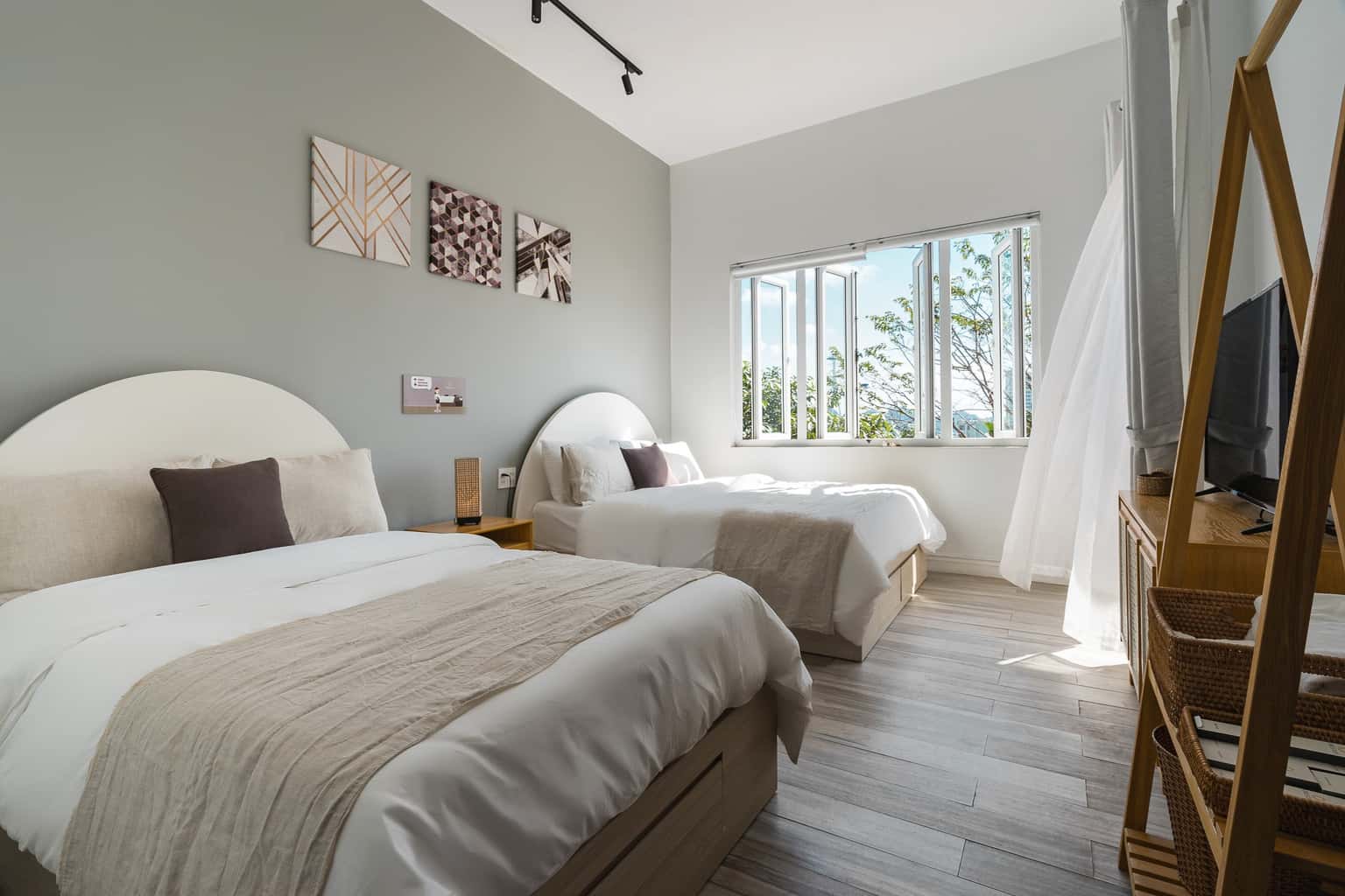 autumn villa orestay ha long