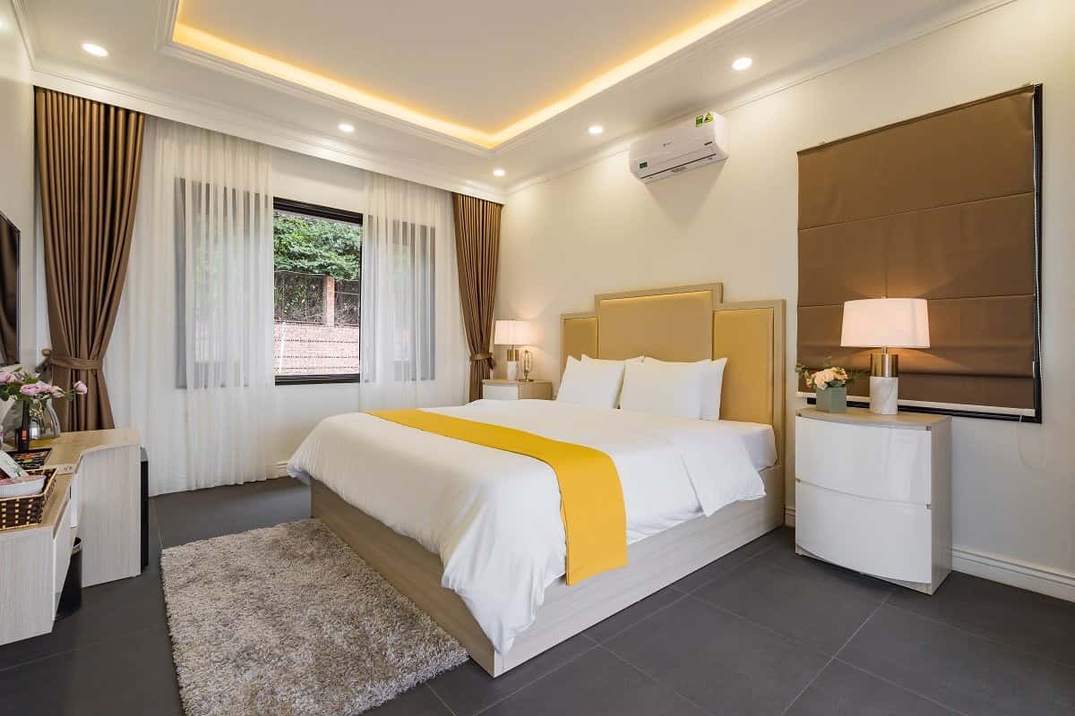 winter villa orestay ha long