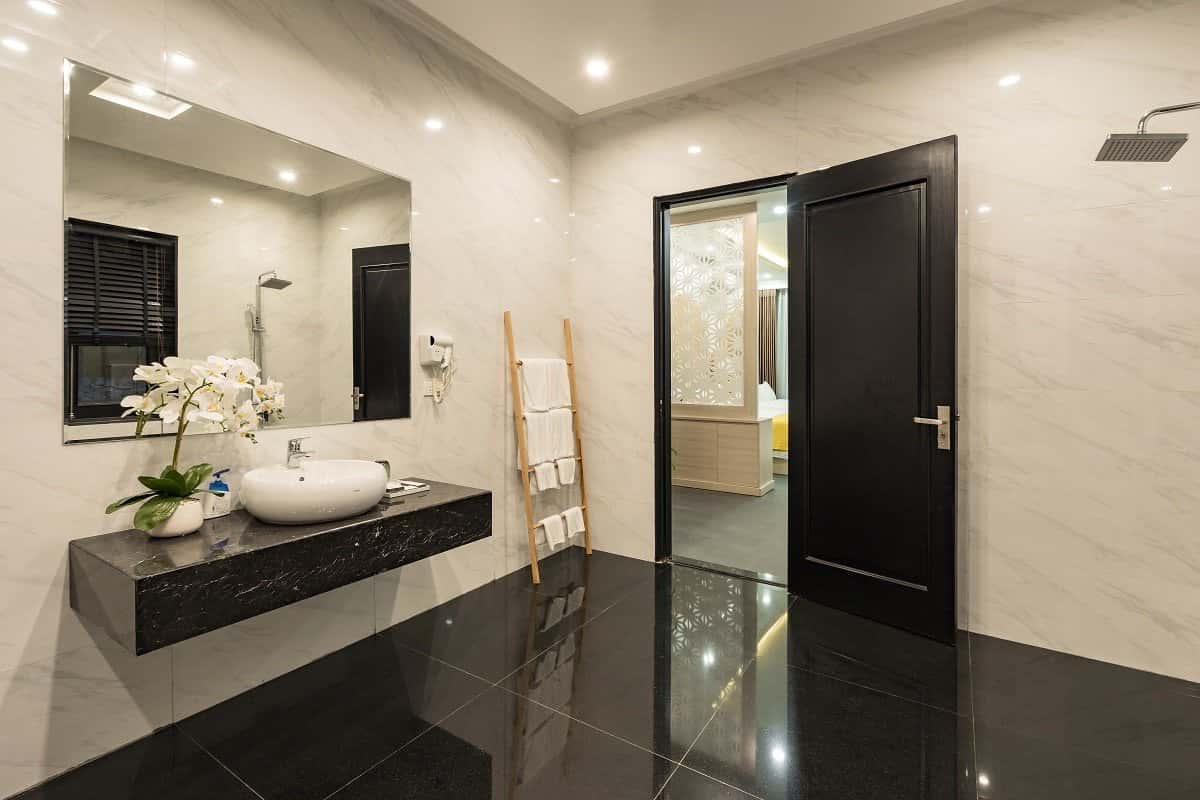 winter villa orestay ha long