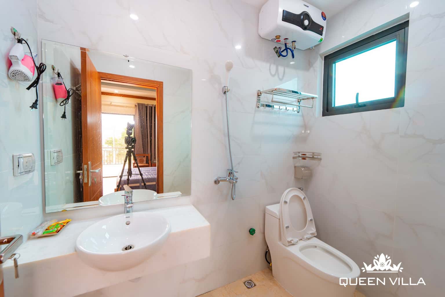 queen villa tuan chau ha long 