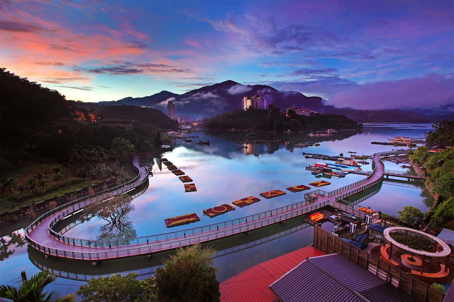 ho nhat nguyet dai loan 