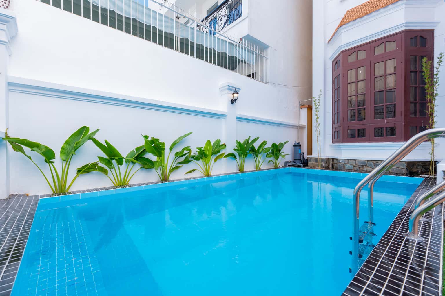 Bể bơi riêng 25m2