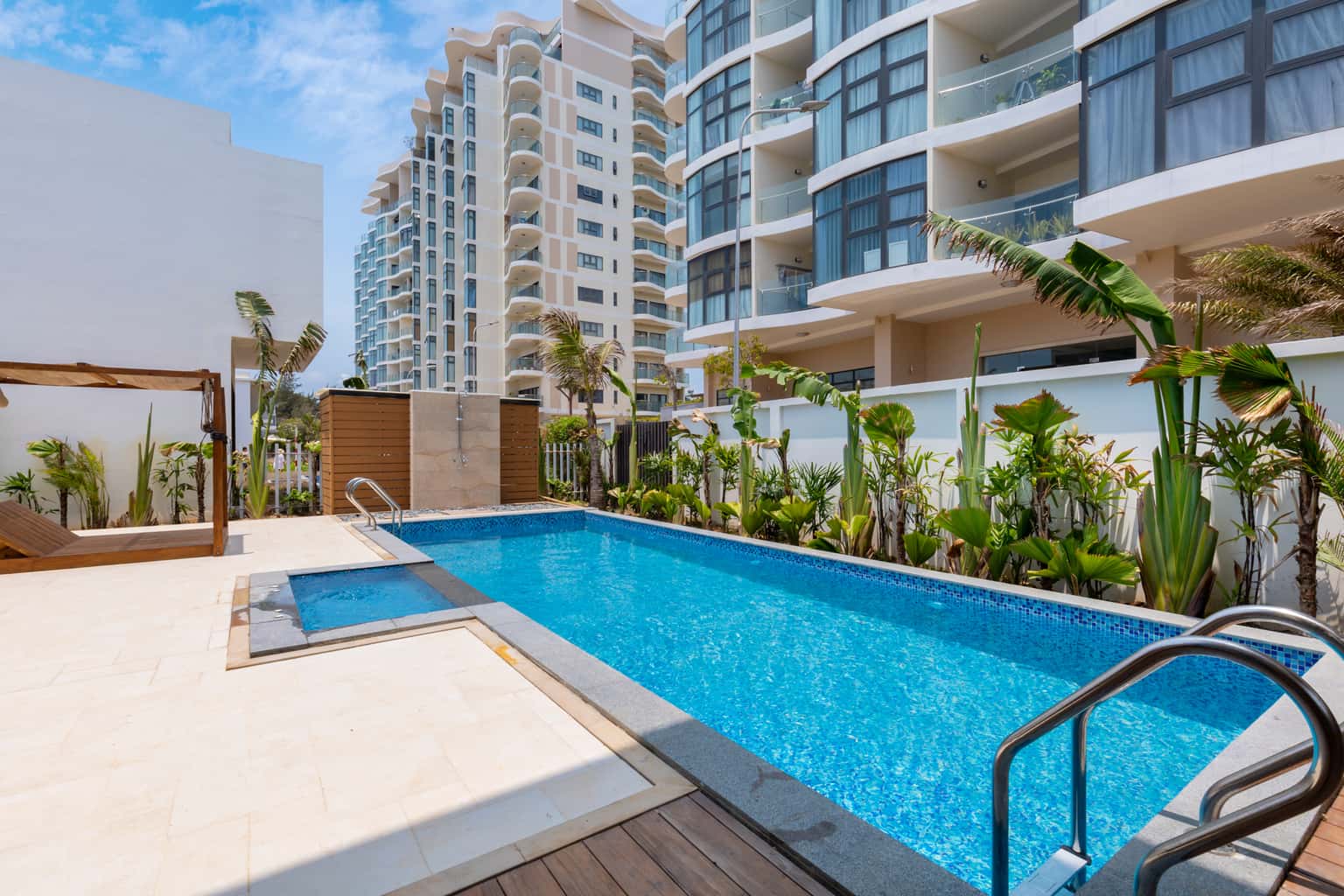 Bể bơi riêng 40m2 