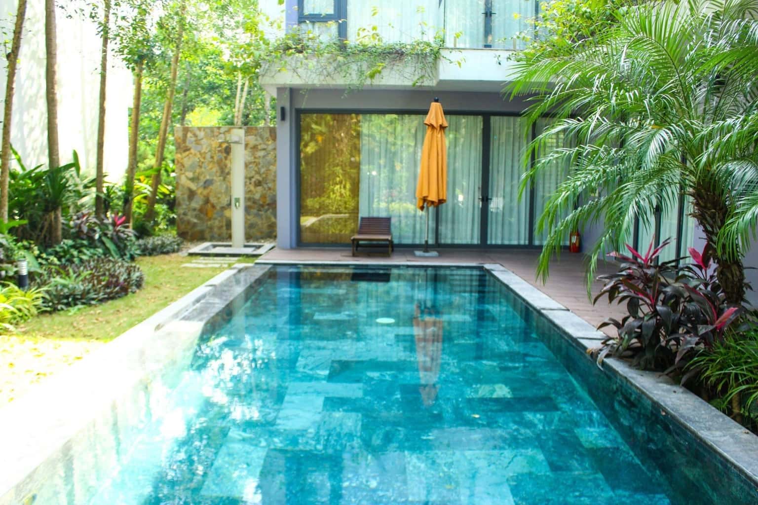 Vòi tắm tráng ngoài trời 