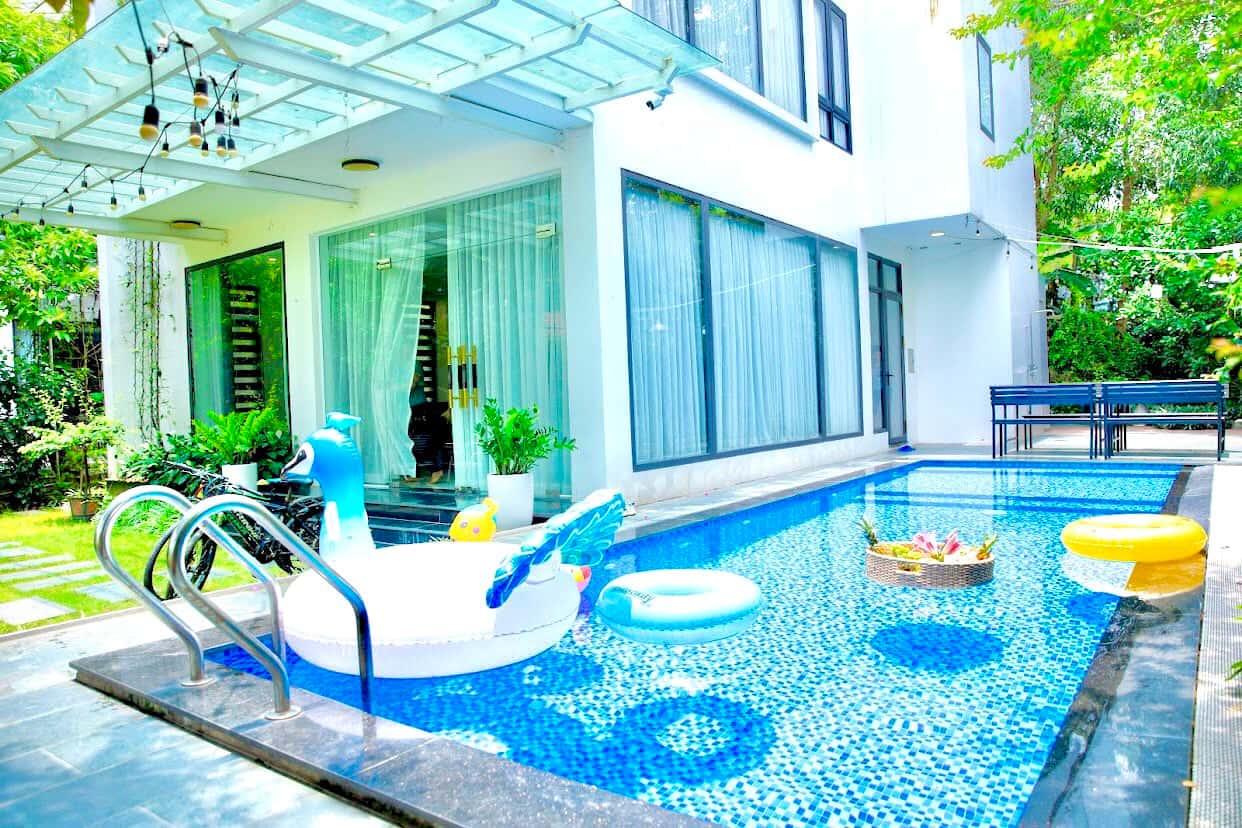 Bàn ăn ngoài trời 
