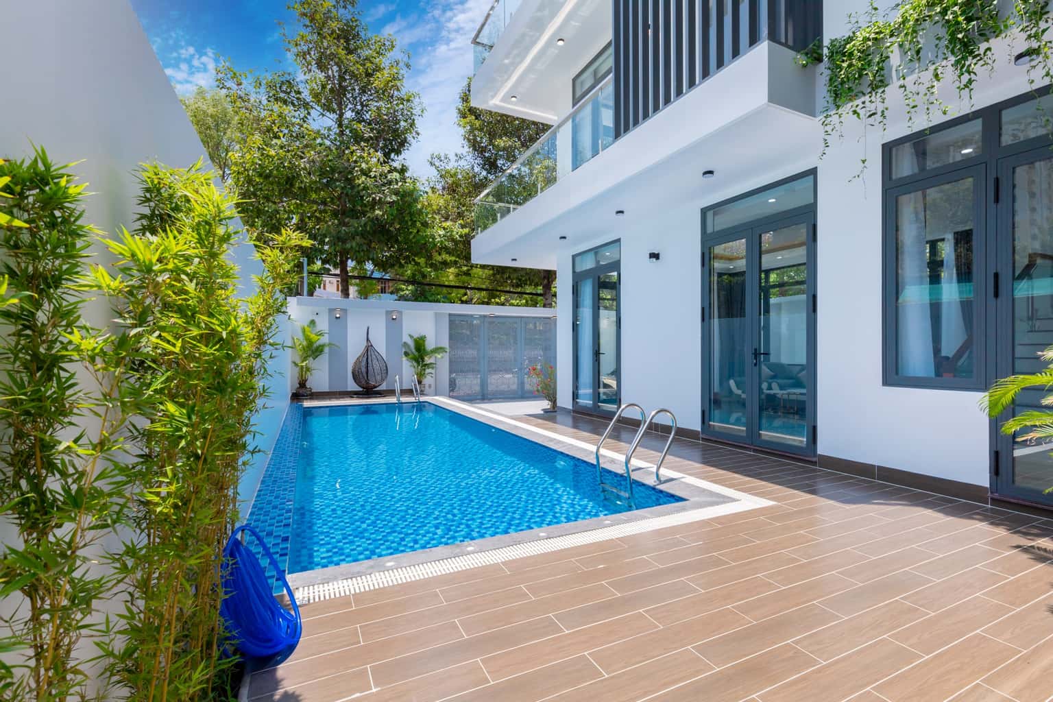 Bể bơi riêng 30m2 