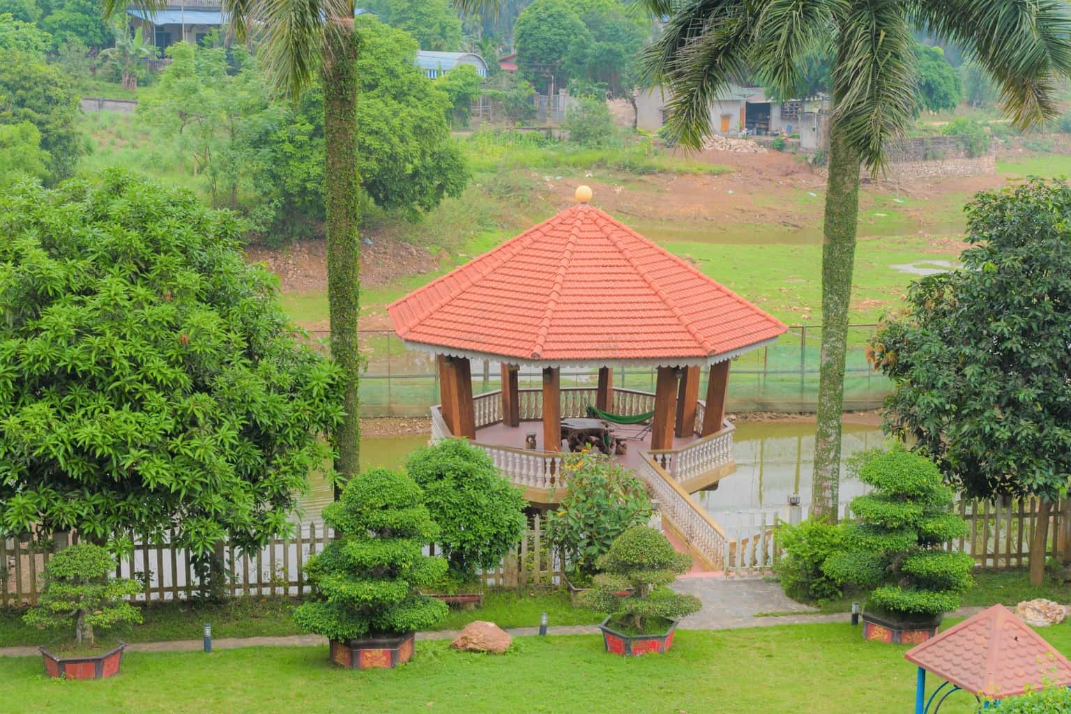 Lầu lục giác
