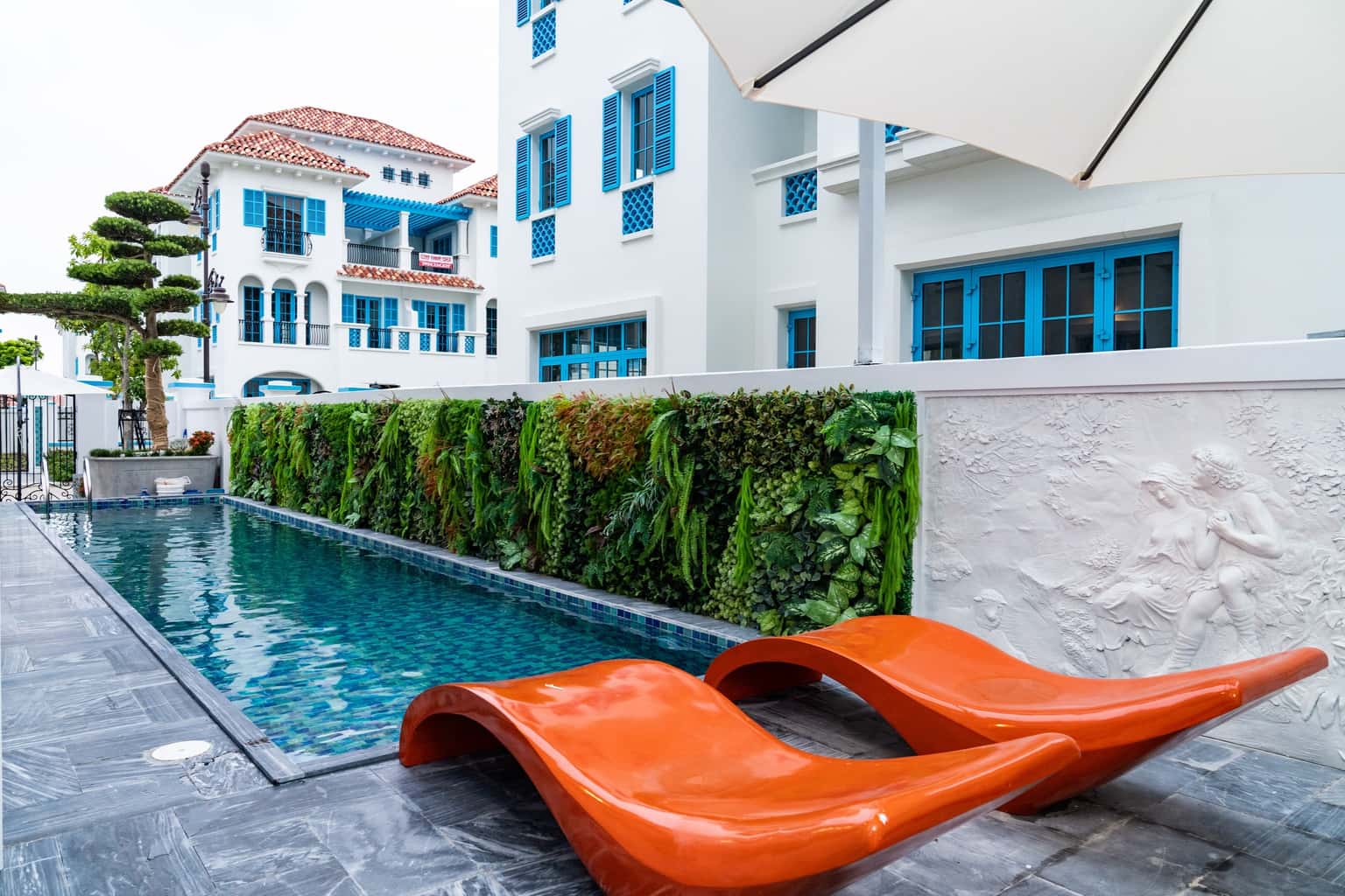 Pool loungers