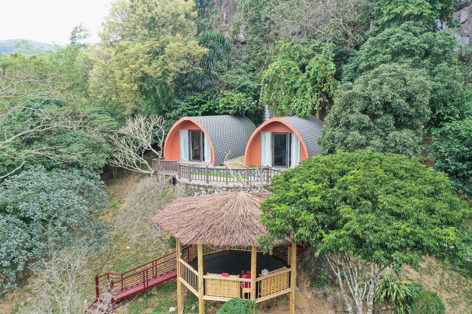 justfly moc tien bungalow hoa binh