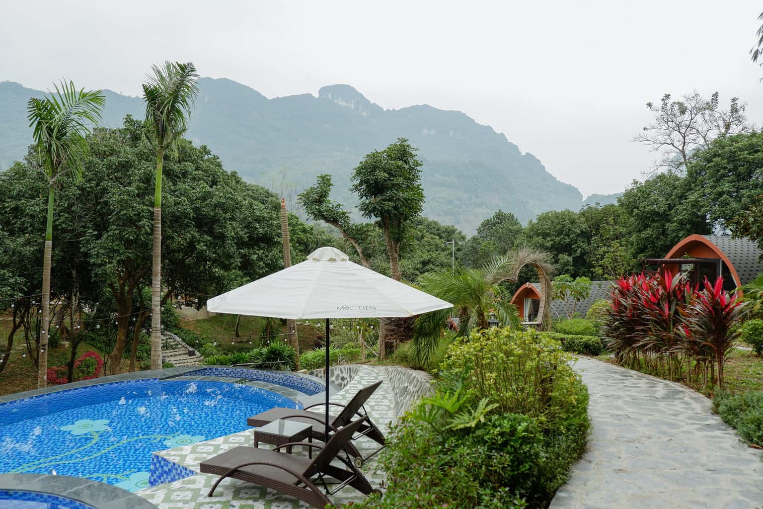 justfly moc tien bungalow hoa binh