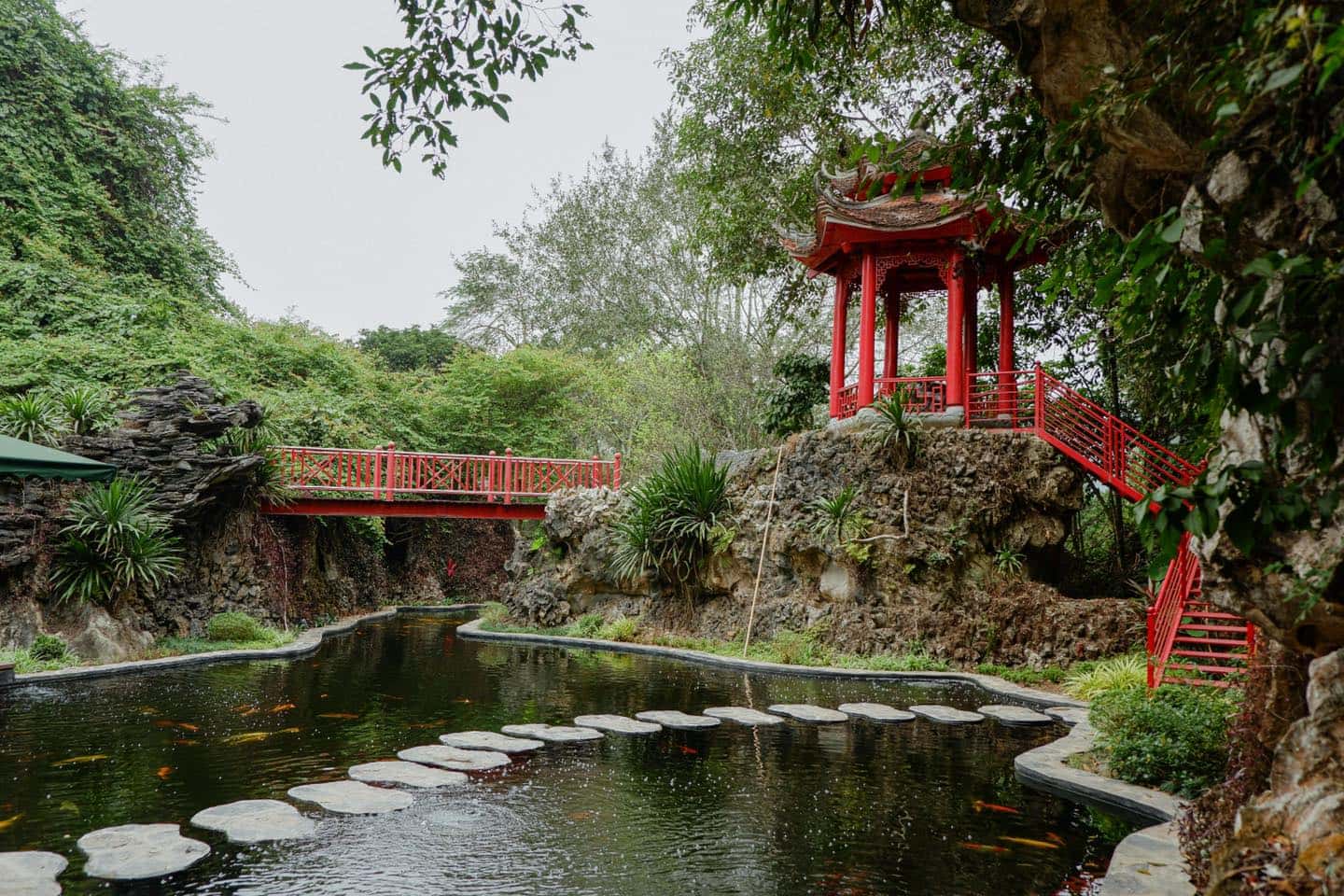 justfly moc tien bungalow hoa binh