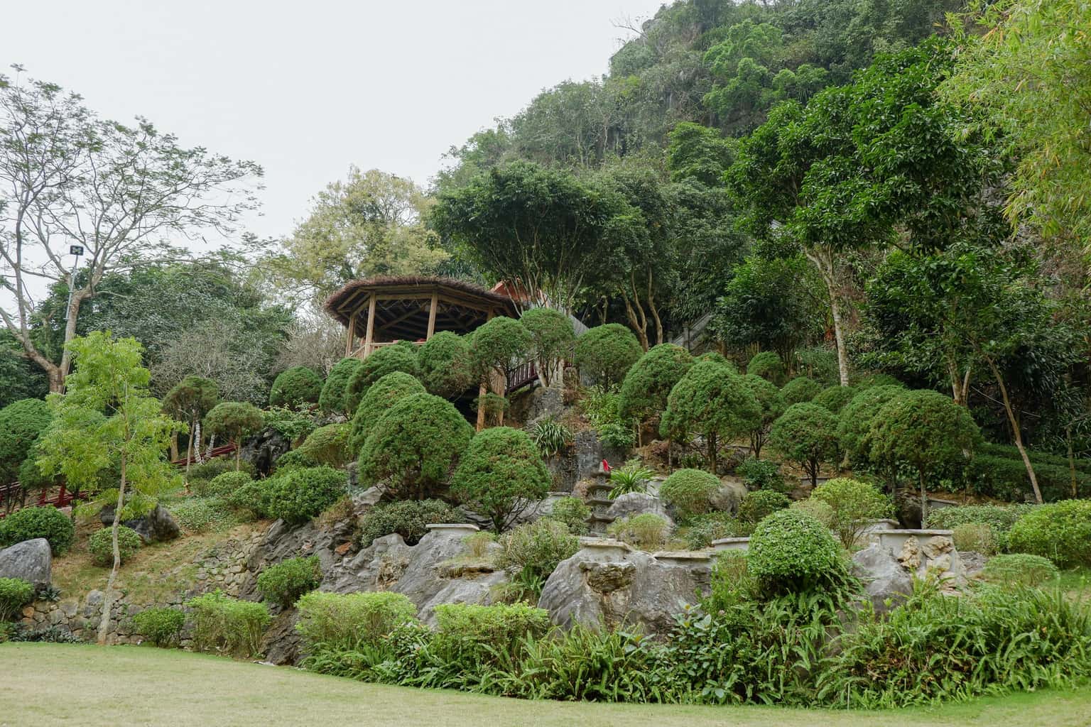 justfly moc tien bungalow hoa binh