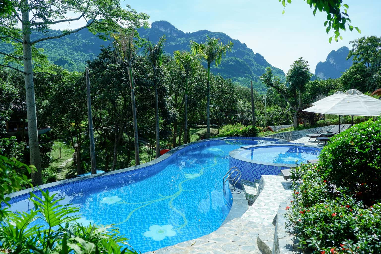 justfly moc tien bungalow hoa binh