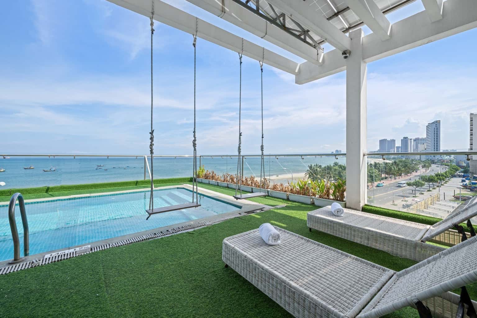 Ghế nằm ngoài trời