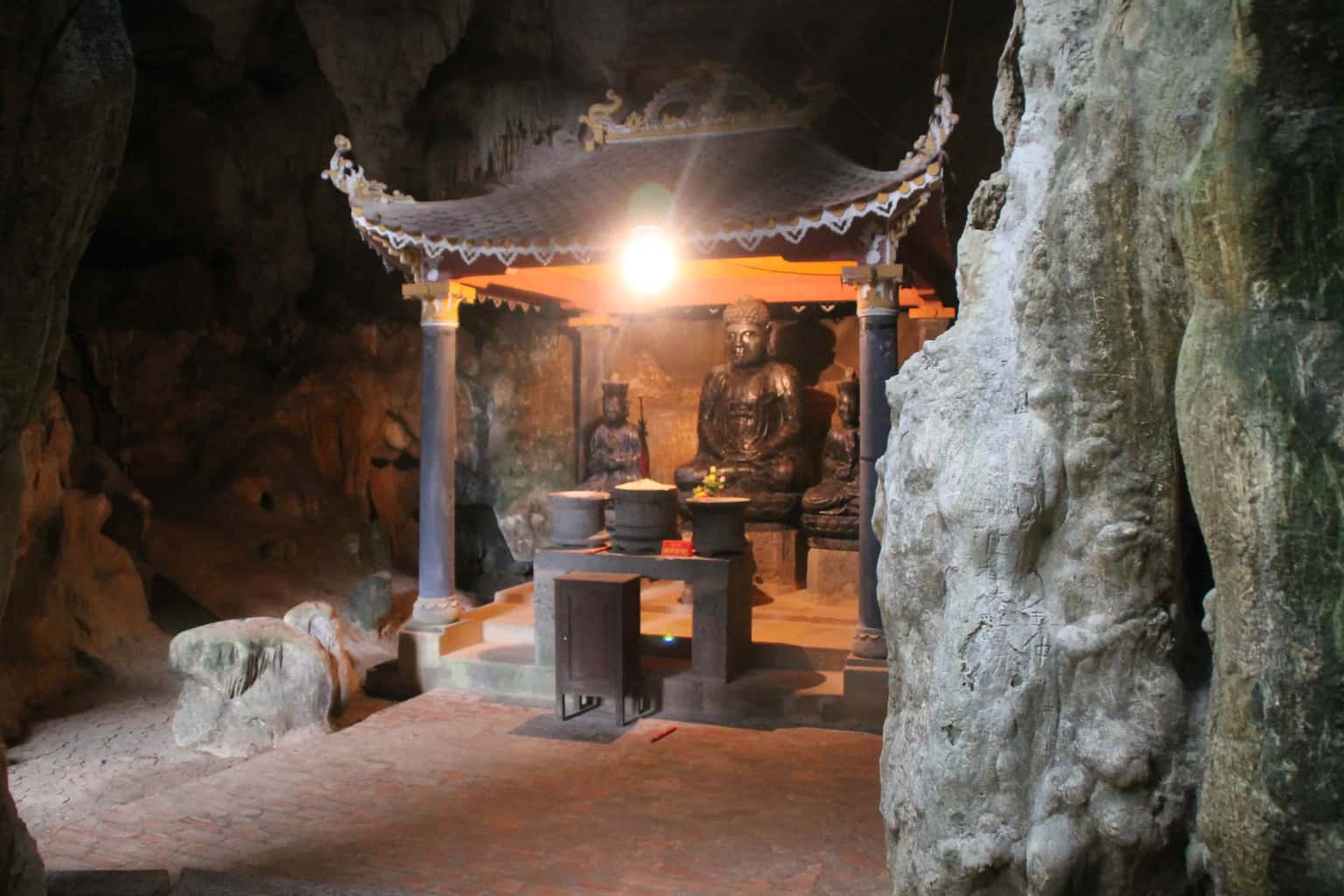 justfly chua bich dong ninh binh