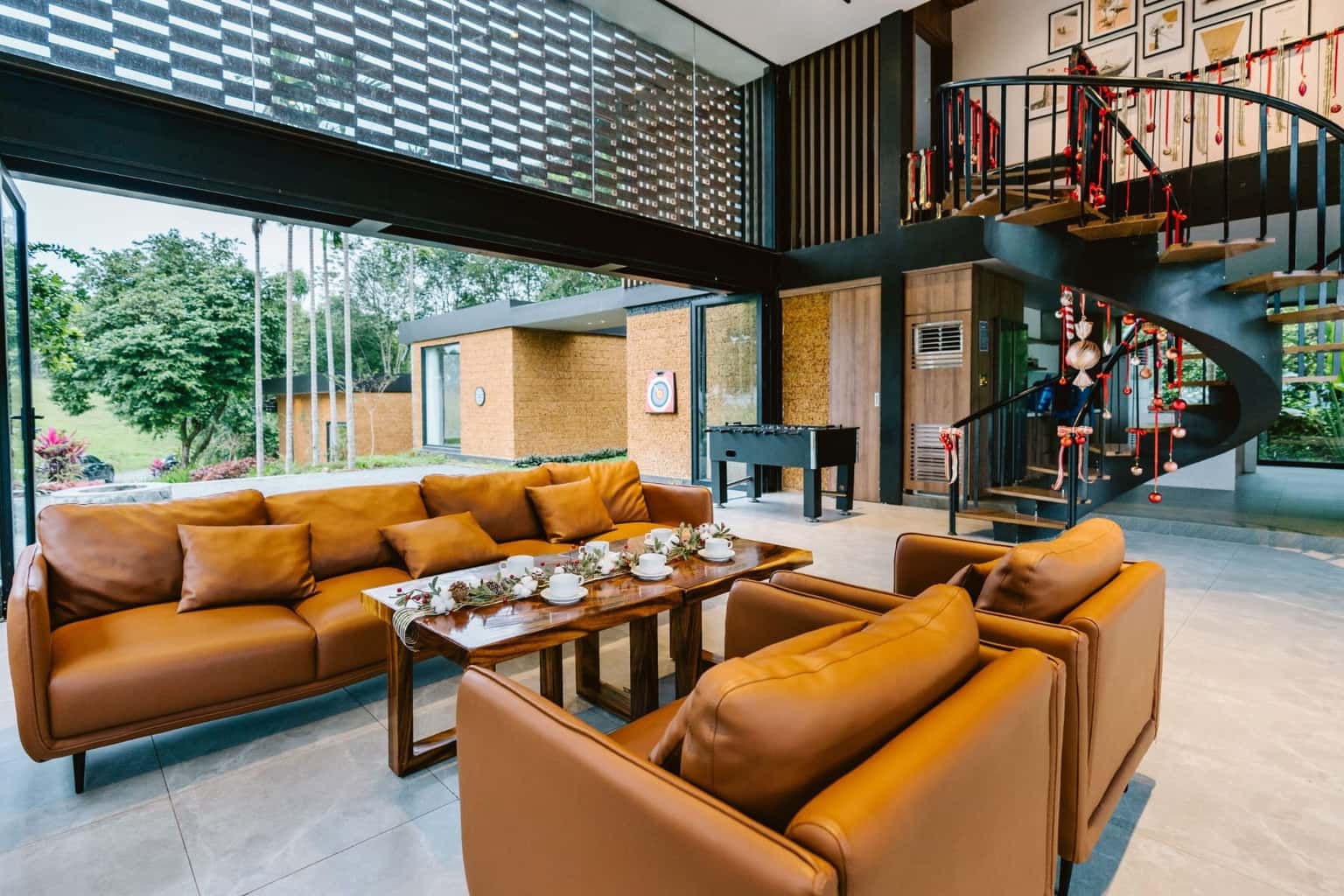 justfly quin hill thach that ha noi