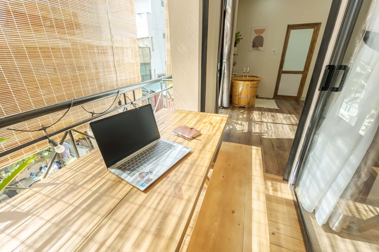 Balcony with dining table