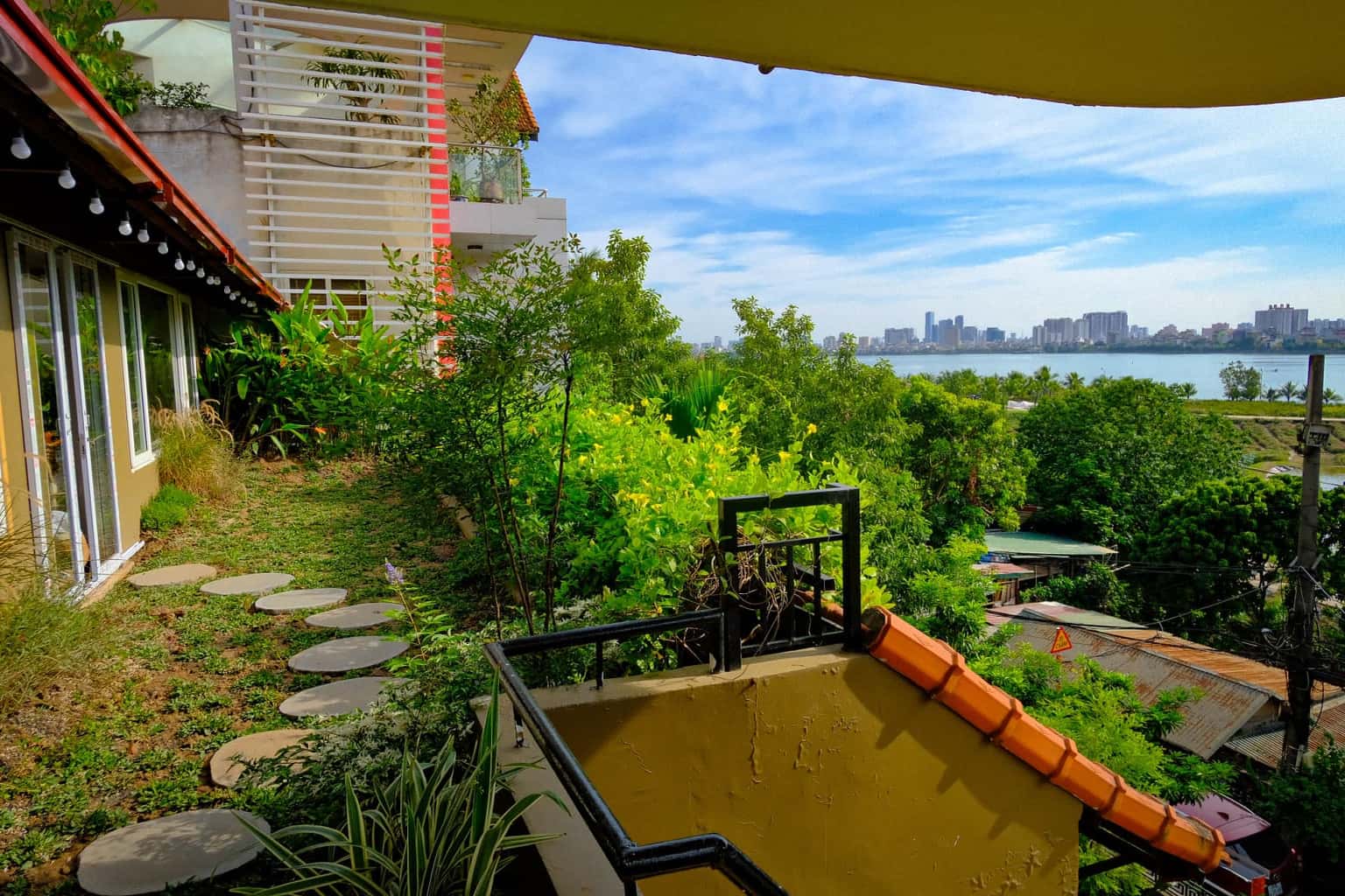 justfly jardin lil's homestay tay ho ha noi