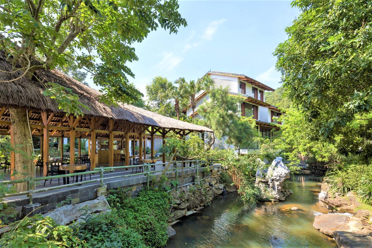 Suối tự nhiên