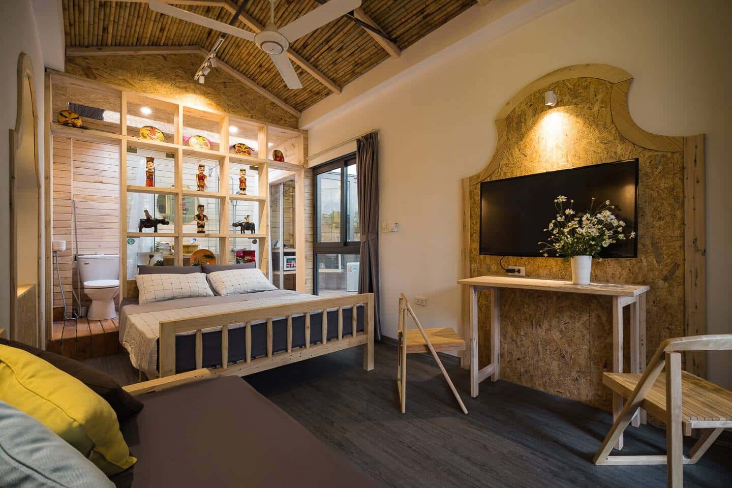 justfly lakeside room le thai to lotus homestay ha noi