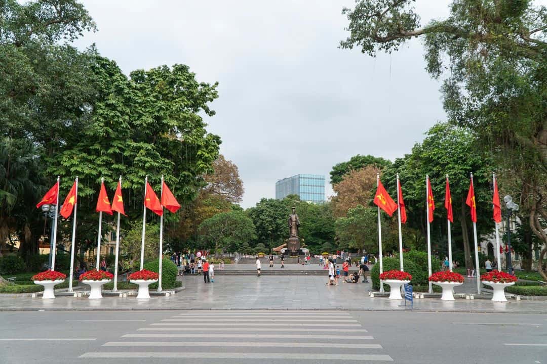 justfly vuon hoa ly thai to hanoi