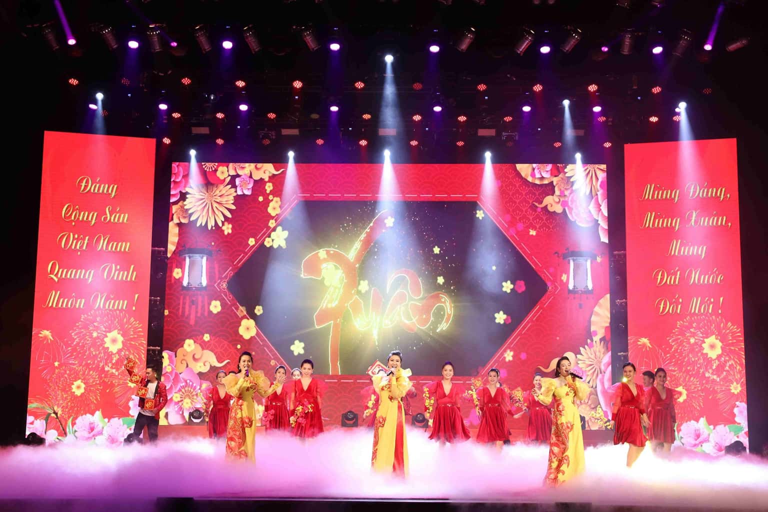 justfly cung van hoa lao dong huu nghi viet xo hanoi