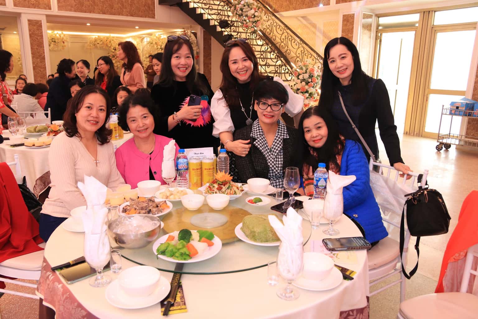justfly cung van hoa lao dong huu nghi viet xo hanoi