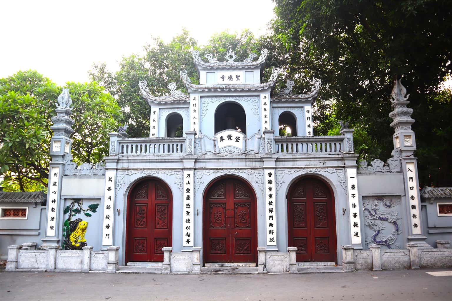 justfly chua ha hanoi