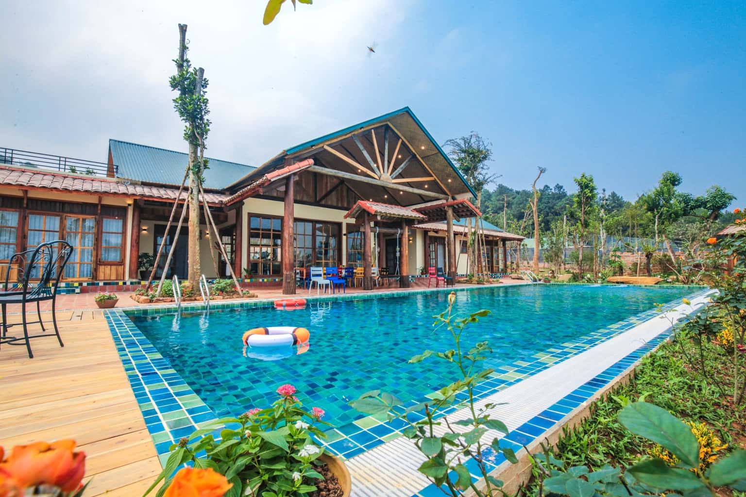 Private swimming pool 110m2