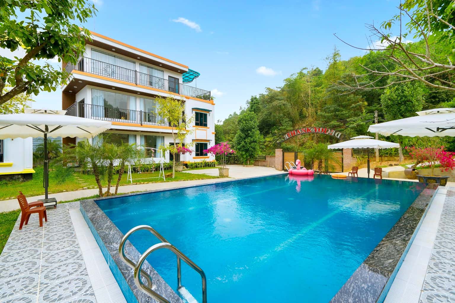 Private pool 150m2