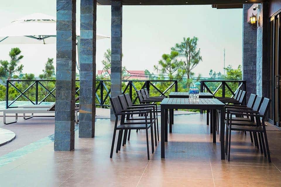 Bàn ăn ngoài trời 