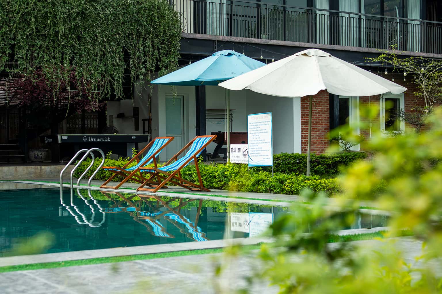 Bể bơi riêng 90m2