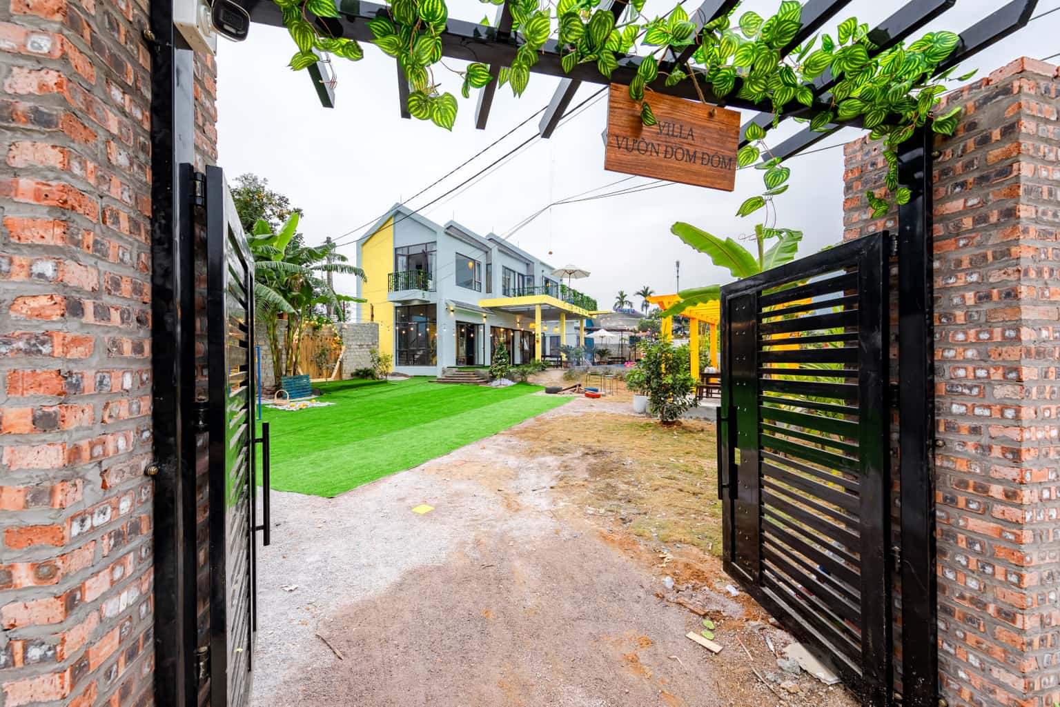 khong-gian-villa-vuon-dom-dom-homestay-ba-vi-ha-noi-01