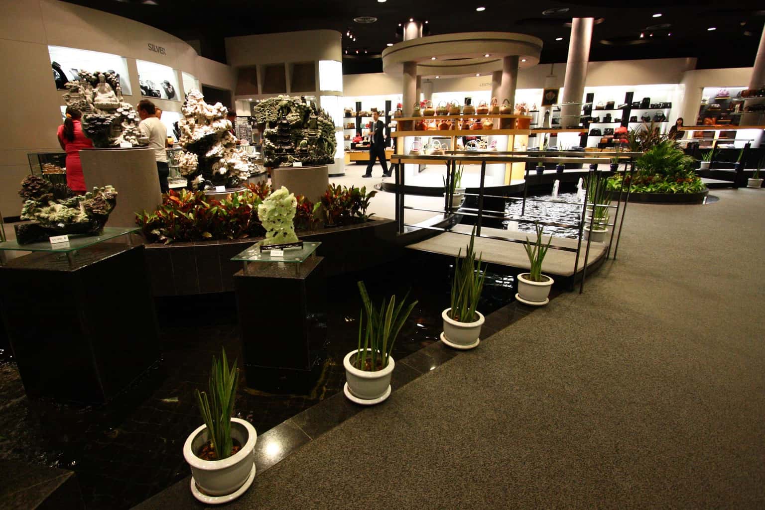 justfly world gems gallary pattaya hanoi bangkok pattaya